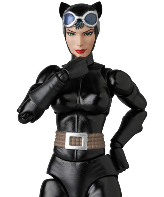 Mafex Batman Hush Catwoman